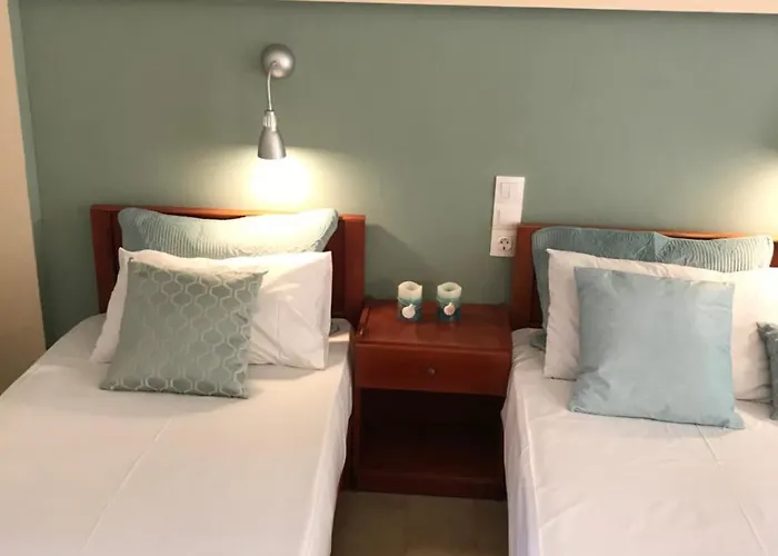 Helen Aparthotel *