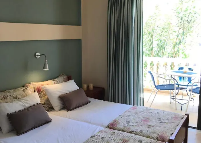 Helen Aparthotel